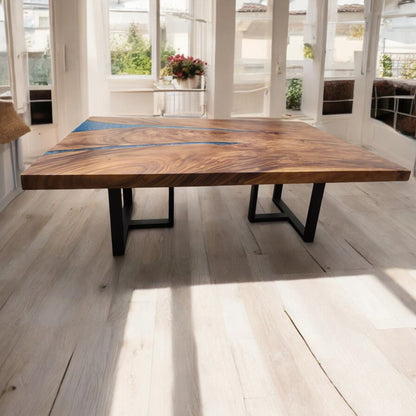 Tavolo da pranzo in noce indiano con bordo naturale in resina blu 210cm x 145cm